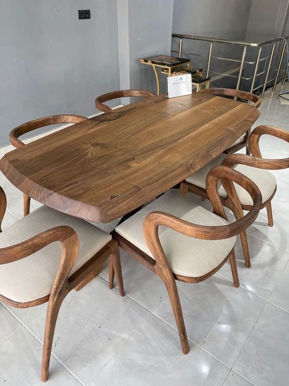 Chi tiết thiết kế bàn ăn công thái học tinh xảo